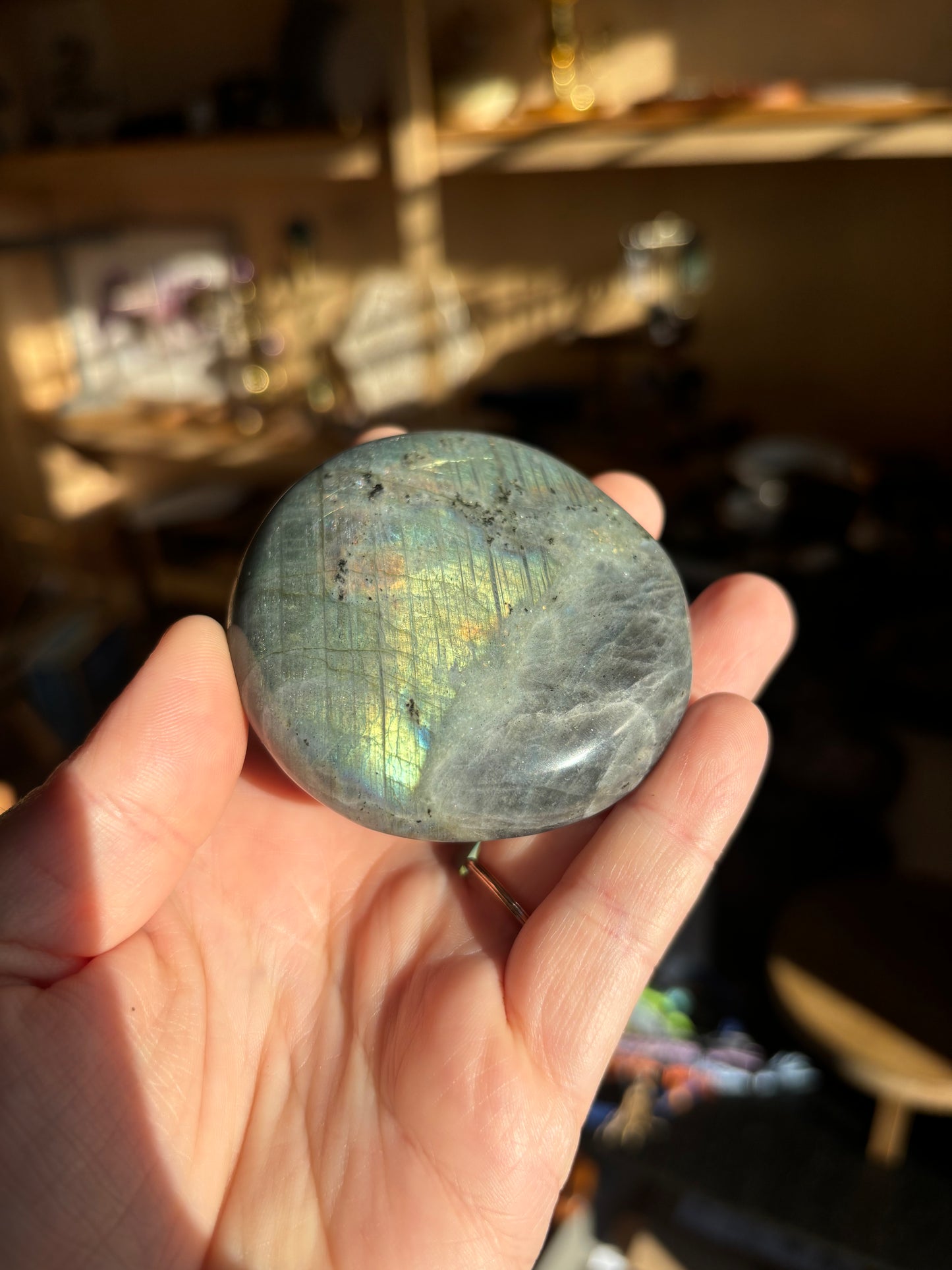 Lrg Labradorite Palm Stone