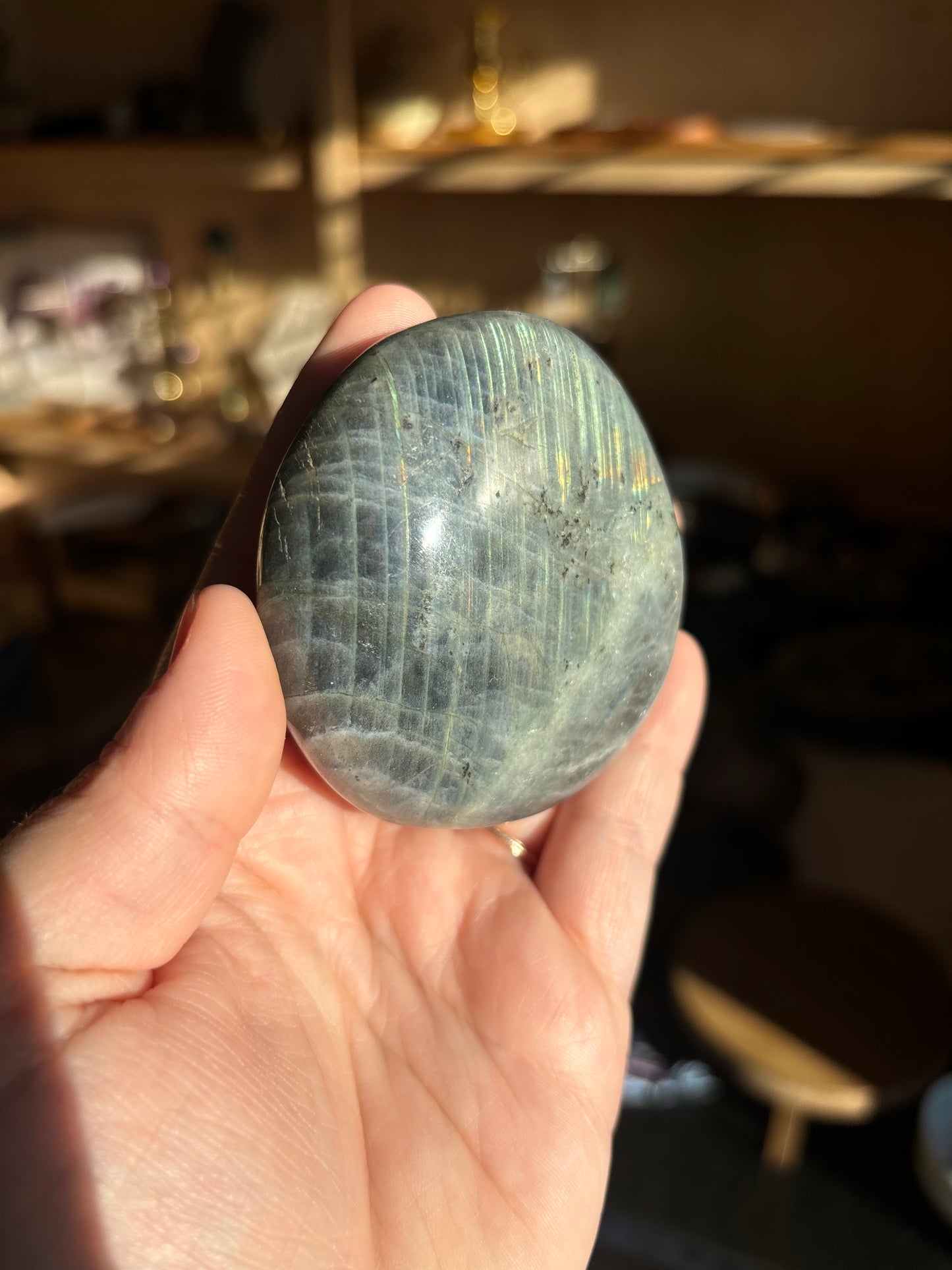 Lrg Labradorite Palm Stone