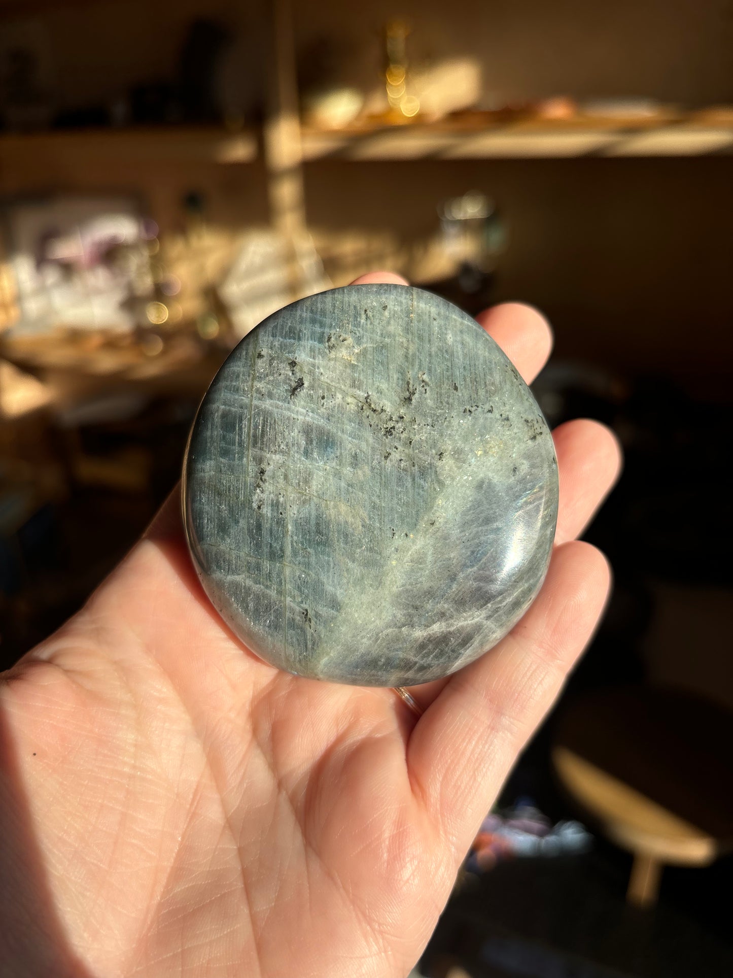 Lrg Labradorite Palm Stone